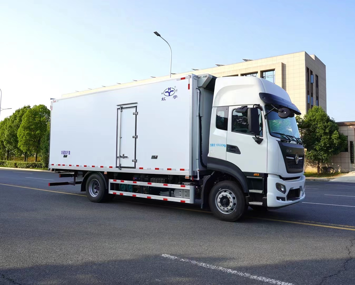 東風(fēng)天錦KR新款PLUS冷藏車 6米8廂長